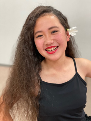 海野愛音さん ‘Ō lino Lani Hula Studio 海野愛音さん ‘Ō lino Lani Hula Studio