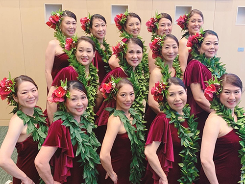 Fernandez悦子先生Hālau Hula O Ke‘ānuenue-a-Ma‘ema‘e Fernandez悦子先生Hālau Hula O Ke‘ānuenue-a-Ma‘ema‘e