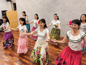 Kapua O Maile Liilii Hula School Kapua O Maile Liilii 永井先生